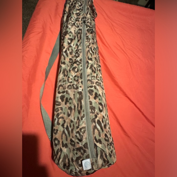 NEW JOHNNY WAS Calme Yoga Mat & Carrying Bag Set - Picture 8 of 8